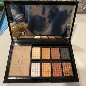 Doucce Freematic Eyeshadow Pro Palette Limited